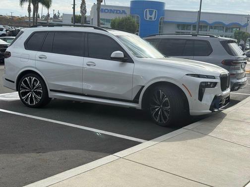 2023 BMW X7 xDrive40i