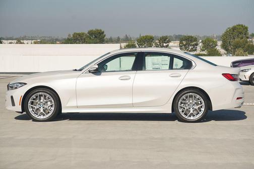 2025 BMW 330 i