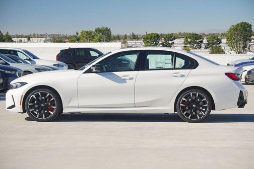 2026 BMW 330 xDrive NA