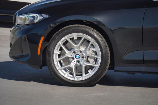 2025 BMW 330 i