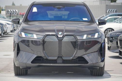 2026 BMW iX xDrive60