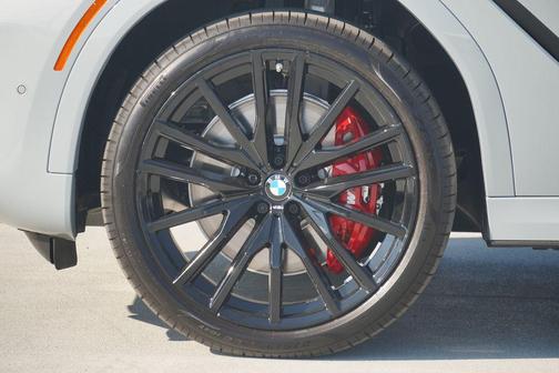 2026 BMW X6 M60i