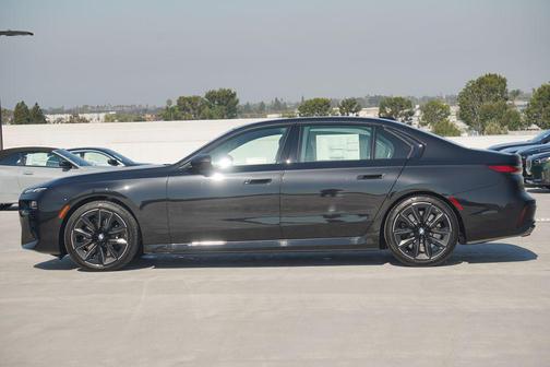 2025 BMW 760 i xDrive