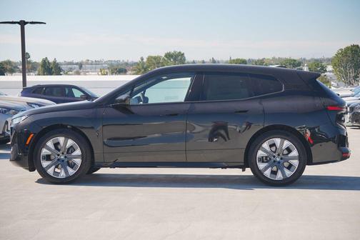 2026 BMW iX xDrive45