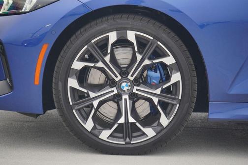 2025 BMW 330 i