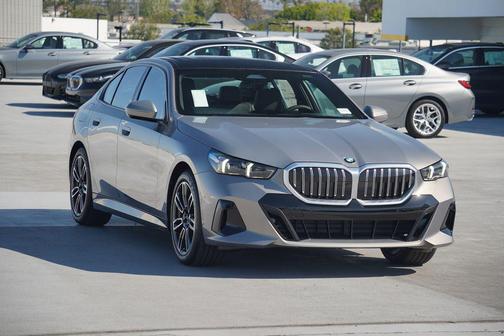 2025 BMW 530 530i