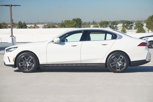 2026 BMW i5 eDrive40