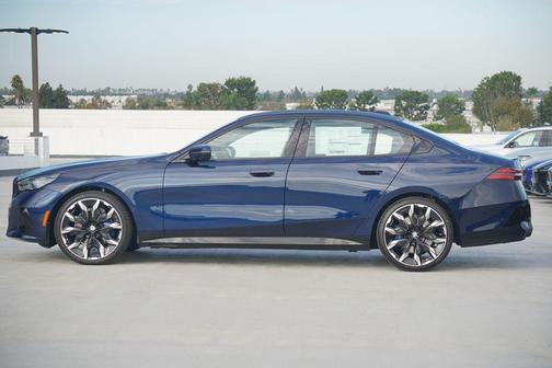 2026 BMW 530 i xDrive