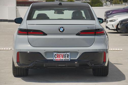 2025 BMW 740 i