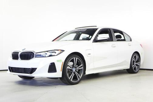 2023 BMW 330e 