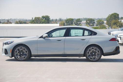 2026 BMW 530 i