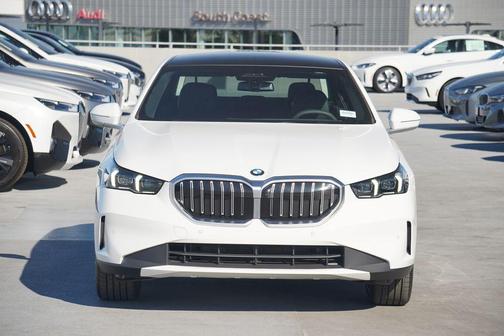 2025 BMW 530 530i