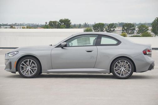 2025 BMW 230 i