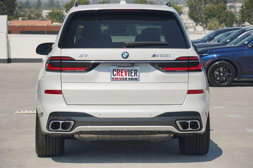 2025 BMW X7 M60i