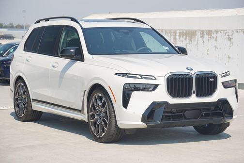 2025 BMW X7 M60i
