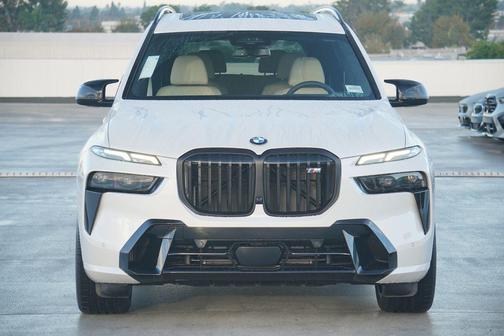 2026 BMW X7 M60i