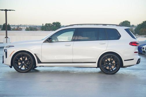 2026 BMW X7 M60i