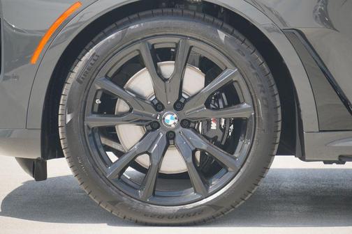 2026 BMW X7 M60i