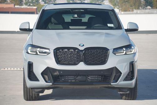 2025 BMW X4 xDrive30i