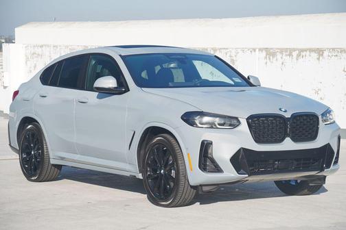 2025 BMW X4 xDrive30i