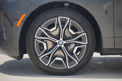 2026 BMW iX xDrive60