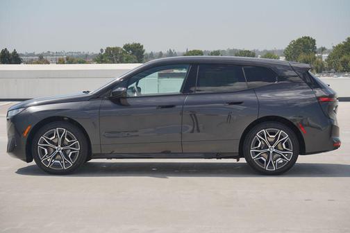 2026 BMW iX xDrive60