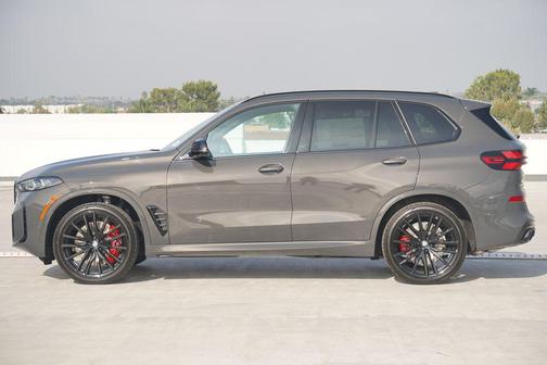 2026 BMW X5 M60i