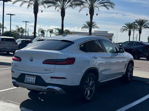 2022 BMW X4 xDrive30i