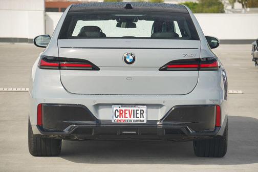 2026 BMW 740 i