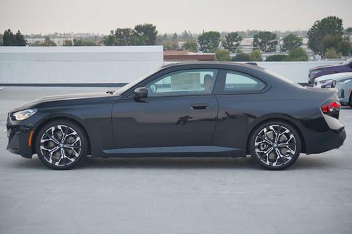 2025 BMW 230 i
