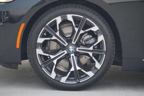2025 BMW 230 i