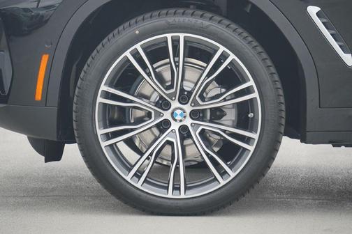 2025 BMW X4 xDrive30i