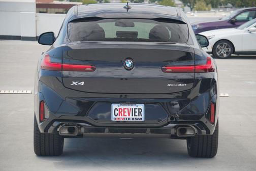 2025 BMW X4 xDrive30i