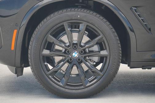 2025 BMW X4 xDrive30i