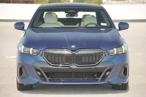 2026 BMW 550e 550e xDrive