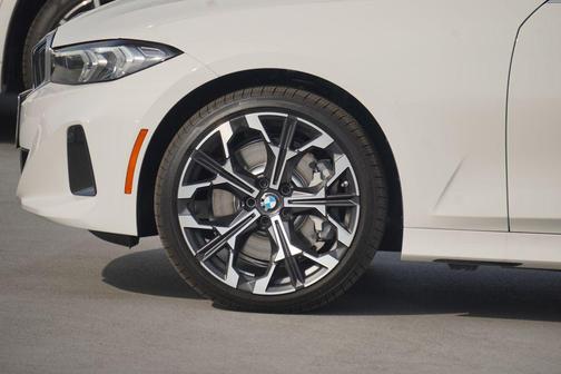 2025 BMW 330 330i Sedan