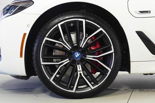 2023 BMW 530e Base