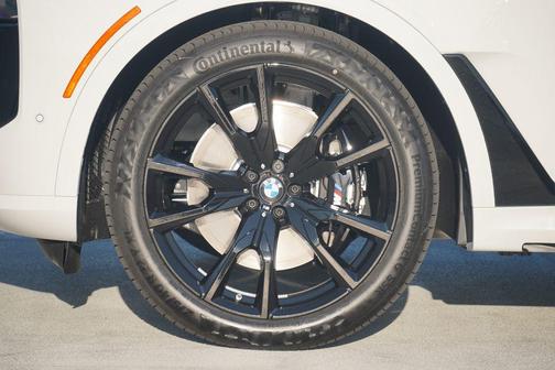 2026 BMW X7 M60i
