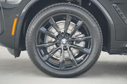 2025 BMW X4 xDrive30i