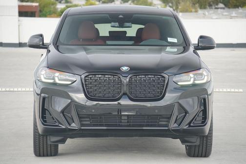 2025 BMW X4 xDrive30i