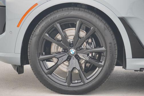 2026 BMW X7 M60i
