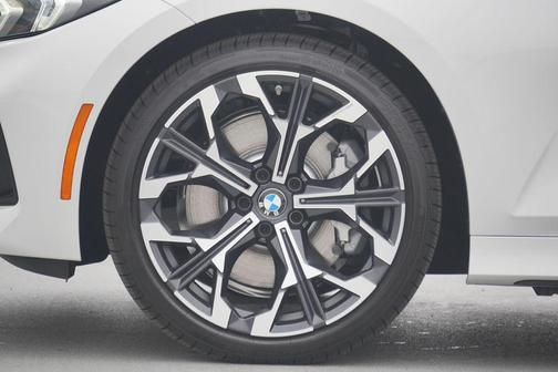 2025 BMW 330 i