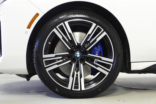 2023 BMW 740 i