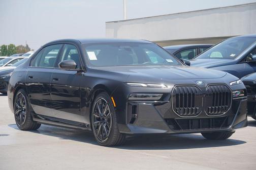 2025 BMW 750e i xDrive
