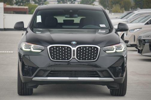 2025 BMW X4 xDrive30i