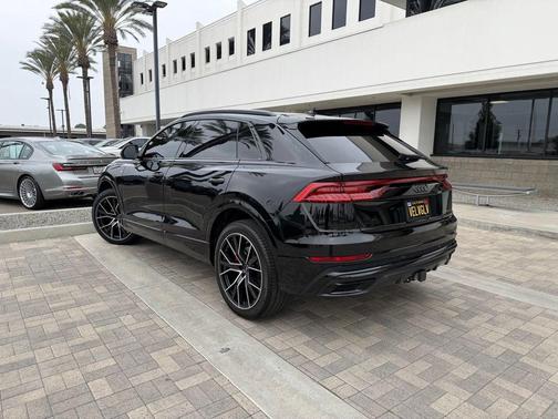 2023 Audi Q8 55 Premium Plus