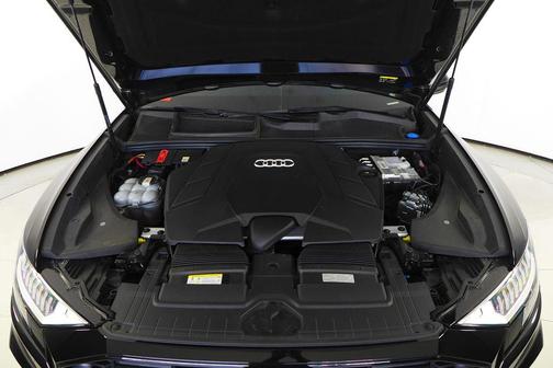 2023 Audi Q8 55 Premium Plus