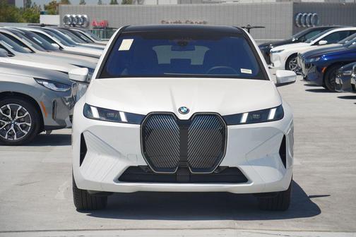 2026 BMW iX xDrive60