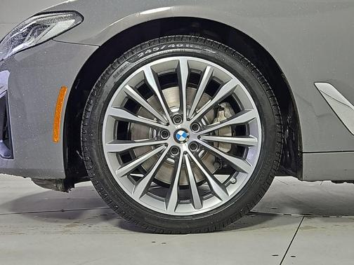 2022 BMW 530 i