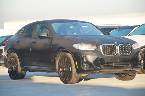2025 BMW X4 xDrive30i
